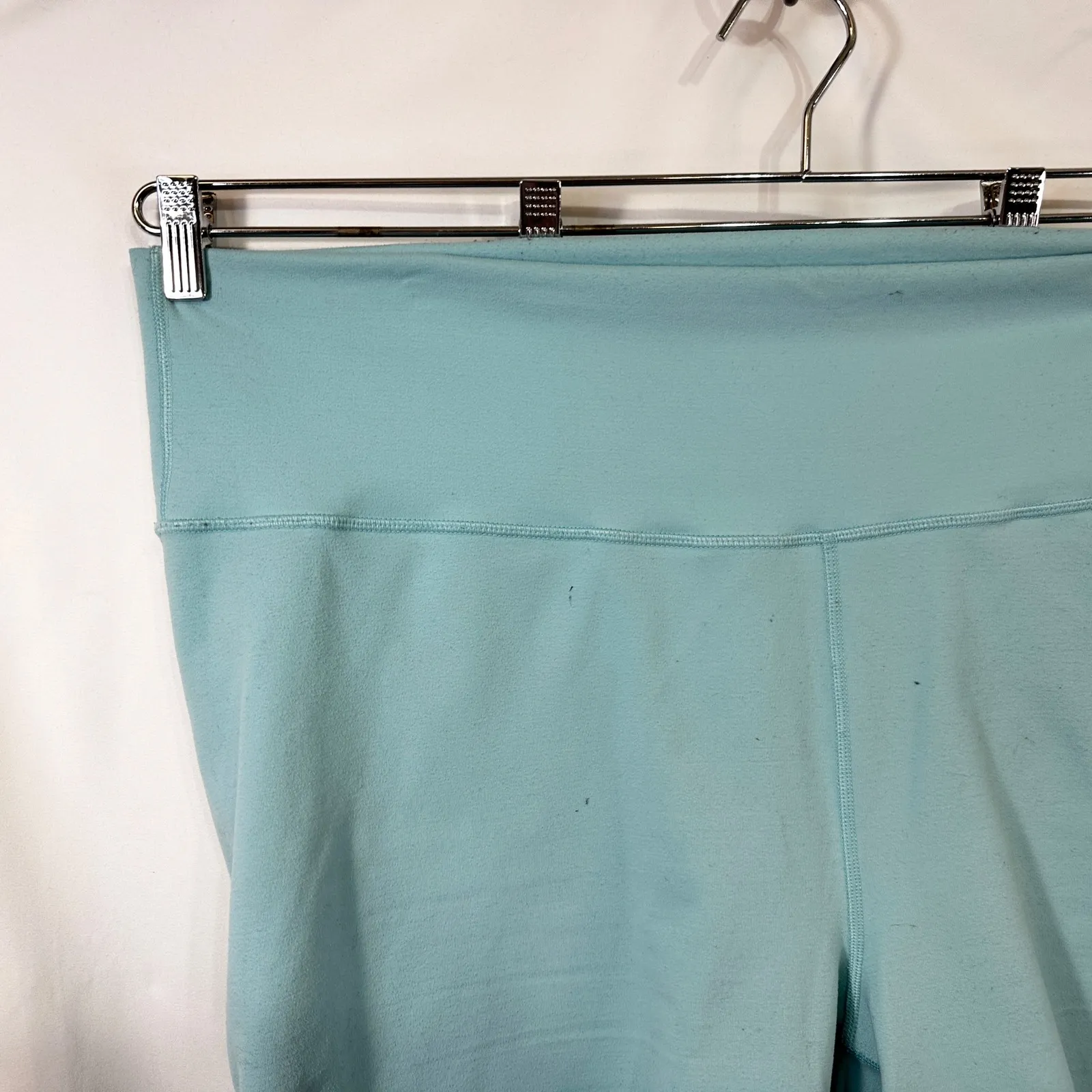 Fabletics Plus Size 3X Shorts Power Hold Aqua Blue Bike Shorts Bermuda 1763 - Image 4