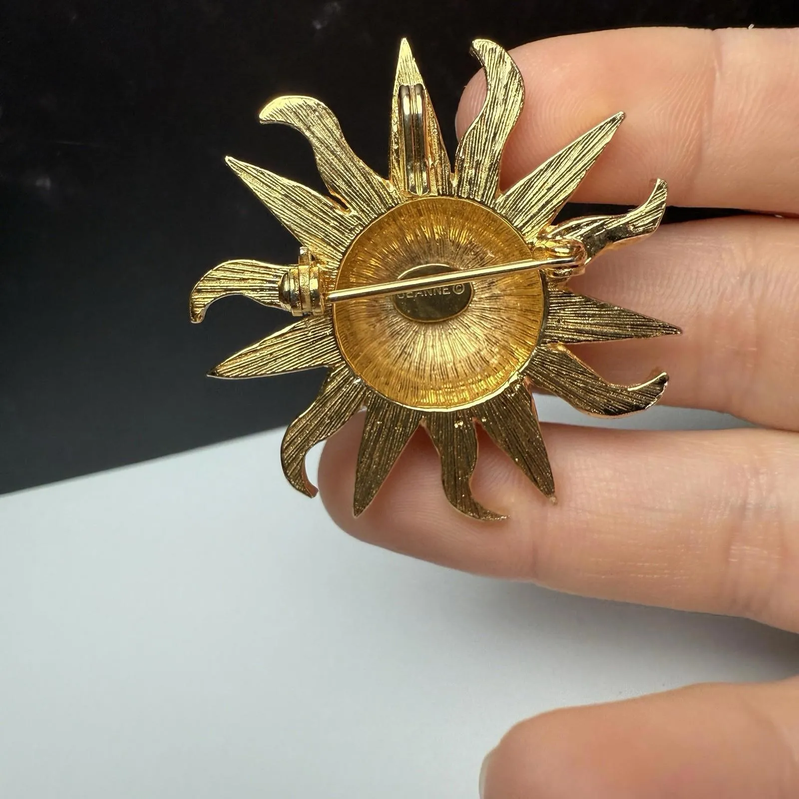 Jeanne Celestial Sun Face Brooch Pin Dual Pendant Gold Tone Signed - Image 11