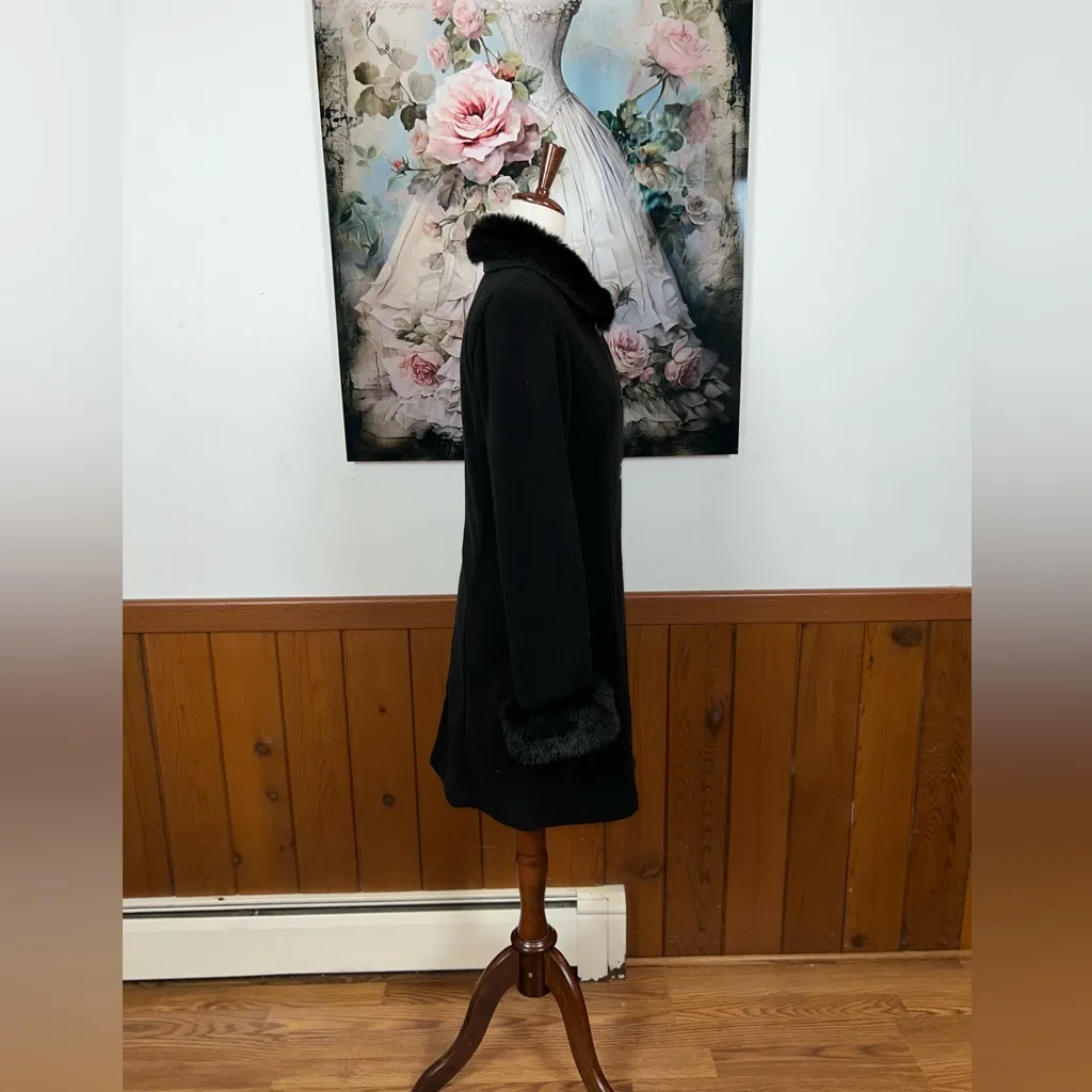 Elegant Vintage 90s Forever Black Fur - Image 3