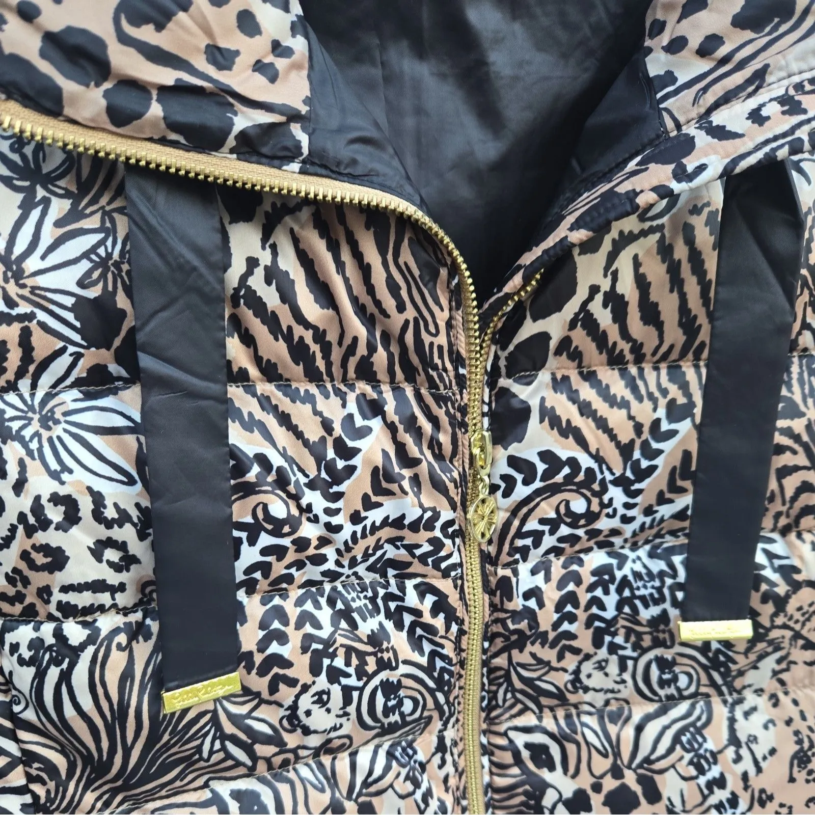 Lilly Pulitzer Pembrooke Down Puffer Vest Rattan Walk On The Wild Side Sz xs - Image 6