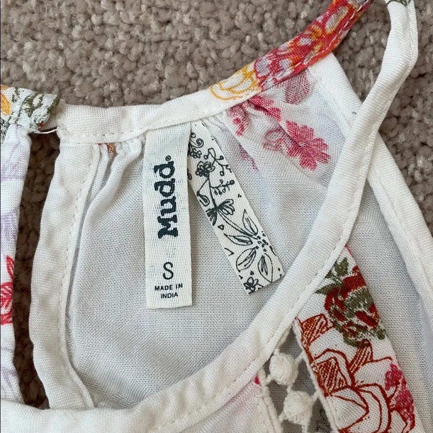 Mudd | Floral strappy top size small - Image 3