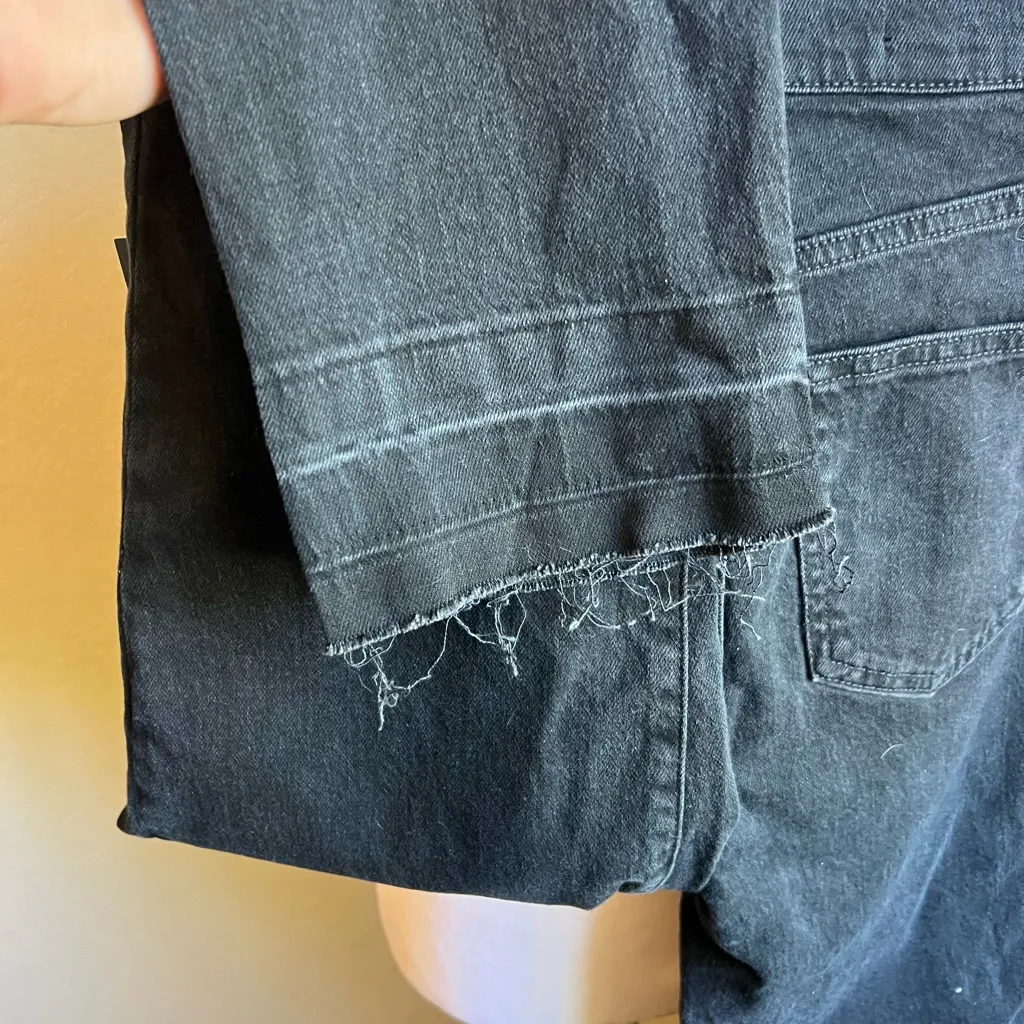 Universal Threads UNIVERSAL THREAD black high rise 90s slim raw hem jeans | 0 - Image 7