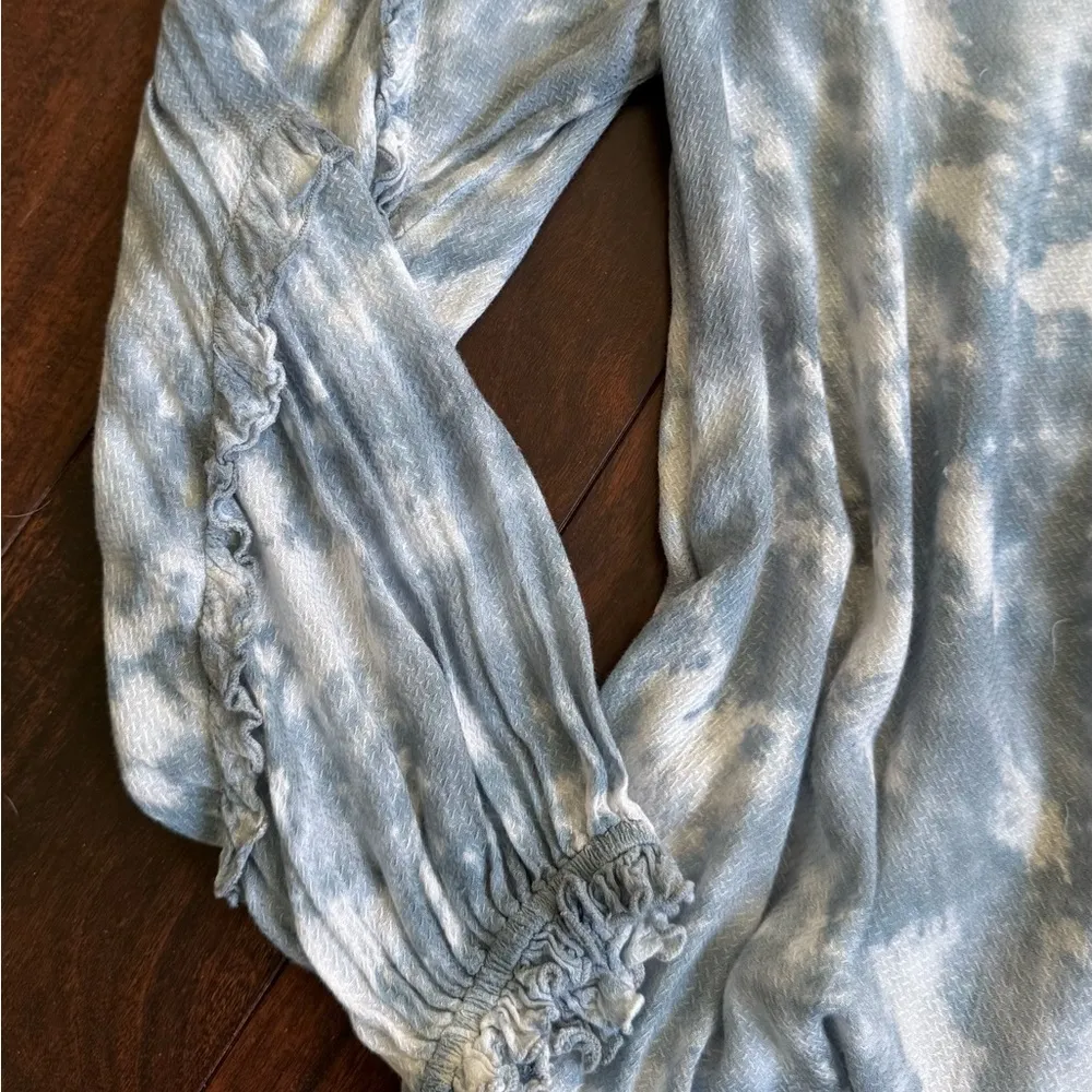 Young Fabulous & Broke tie dye top small blue white pullover top - Image 6