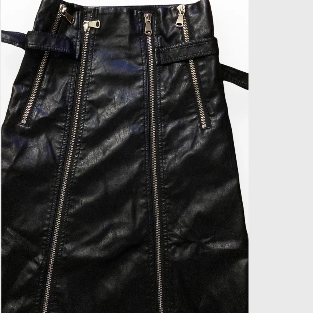Storets Black Emilia Belted Zip Front Leather Skirt - Image 10