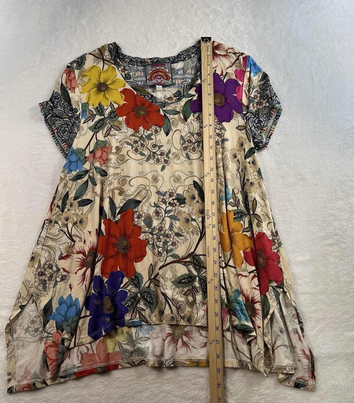 Johnny Was M Medium Archibal Drape Tee Handkerchief Hem Floral V-Neck Multi - Image 11