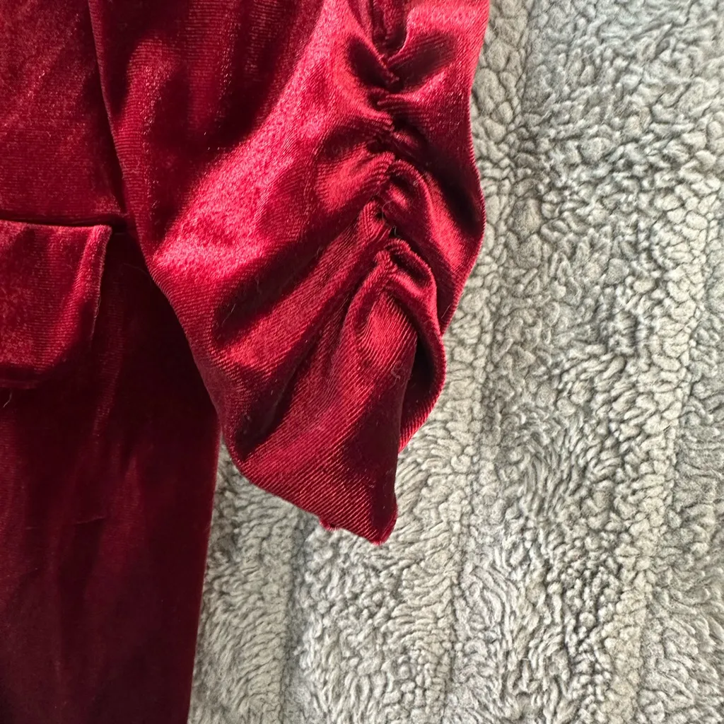 Elegant Red Velvet Women's Jacket Size L - Image 3