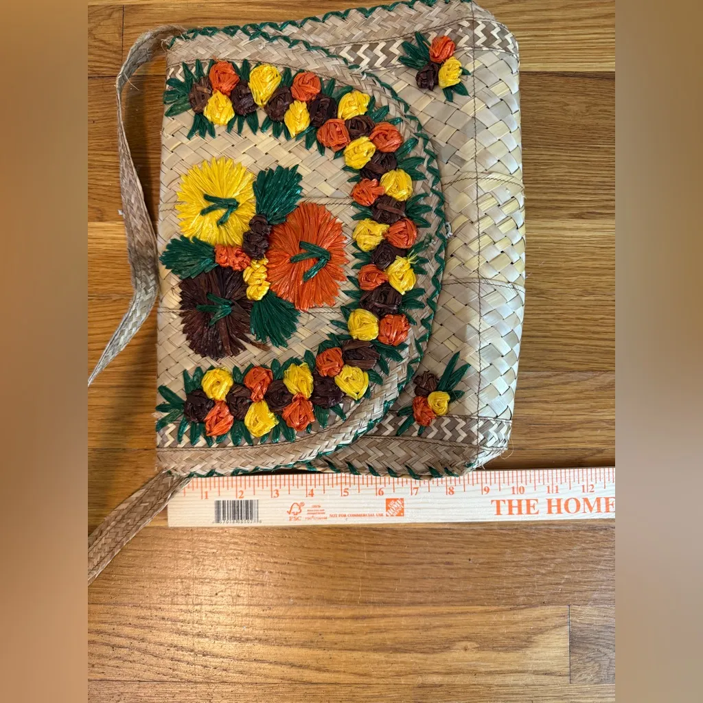 Vintage 1960s Woven Straw Purse Handbag Boho Flowers Green Orange Yellow - Image 5