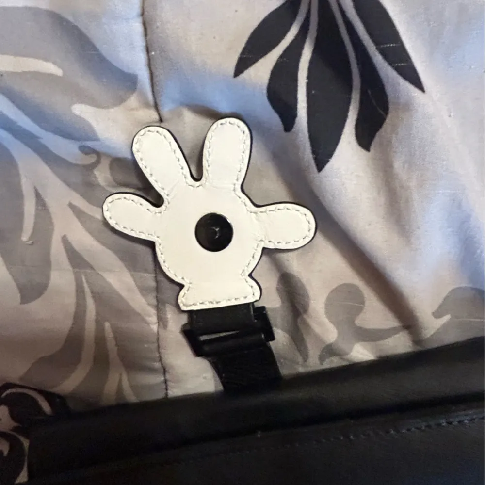 Mickey Mouse Glove Wallet or purse - Image 12