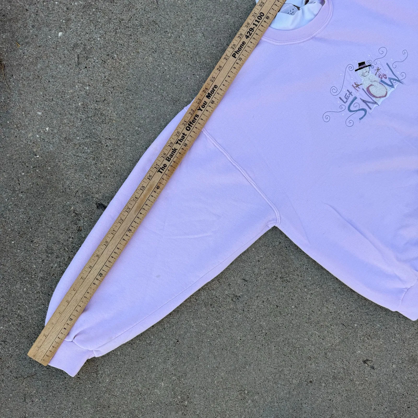 Vintage 90s Pale Pink Let It Snow Embroidered Christmas Winter Sweatshirt LARGE - Image 10