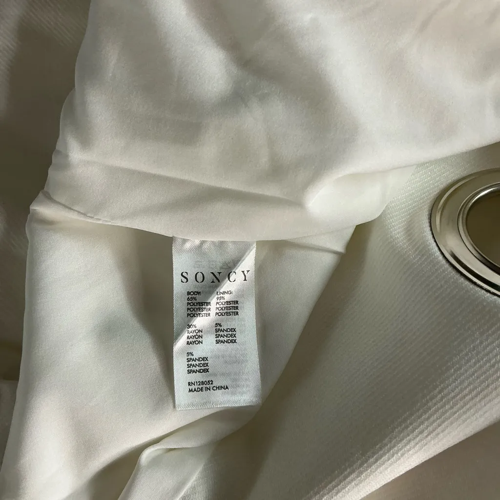 Elegant White Blazer with Tie Detail Size 14 - Image 7