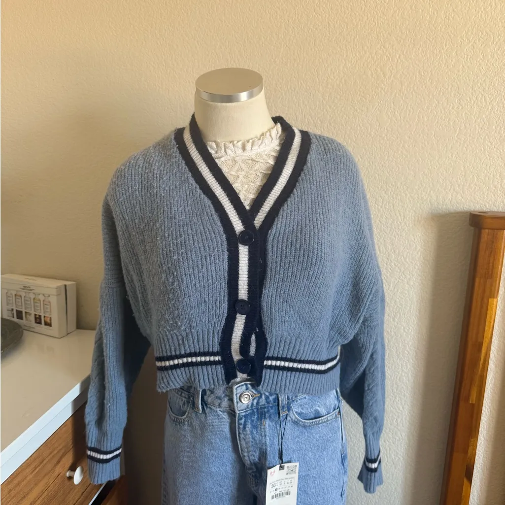 YesStyle Blue and White Cardigan - Image 4