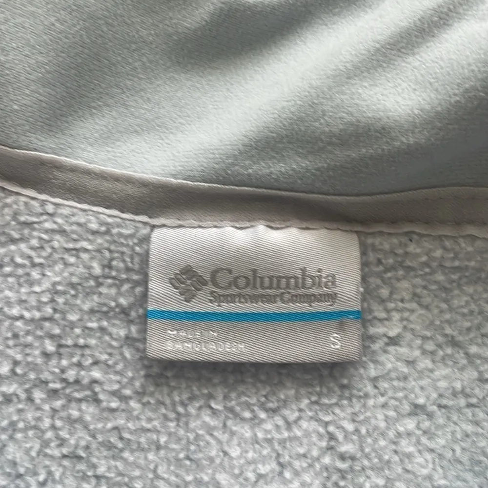 Columbia  Size Small Light Grey 1/4 Zip Activewear Pullover Top - Image 5