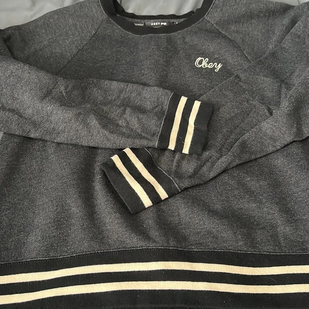 Obey N89 Gray Sweatshirt Size Small - Image 8