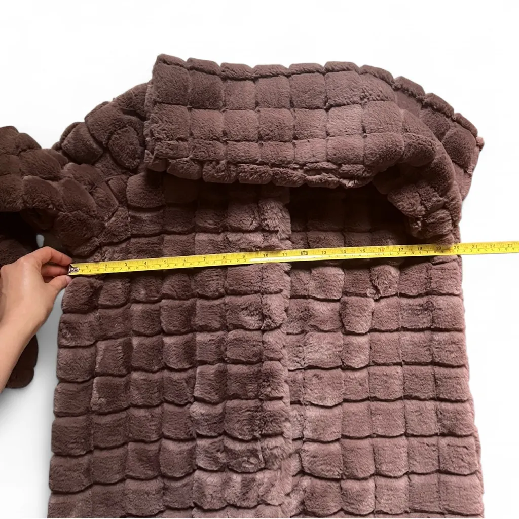 Chocolate Brown Faux Fur Grid Coat – Soft Plush Jacket, Size XS, Elegant & Cozy - Image 9
