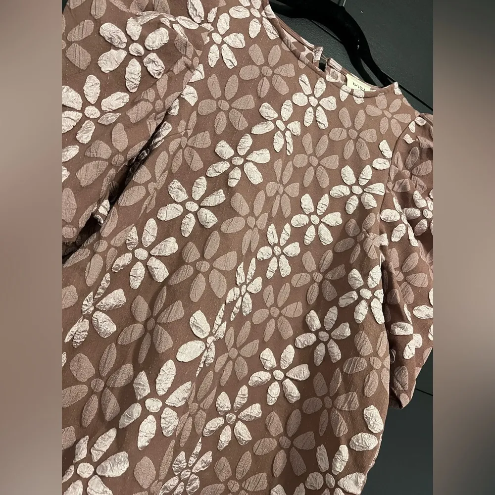 BIBI Balloon 3/4 Sleeve Textured Floral Top Women’s Shirt Size Small NWT - Image 5