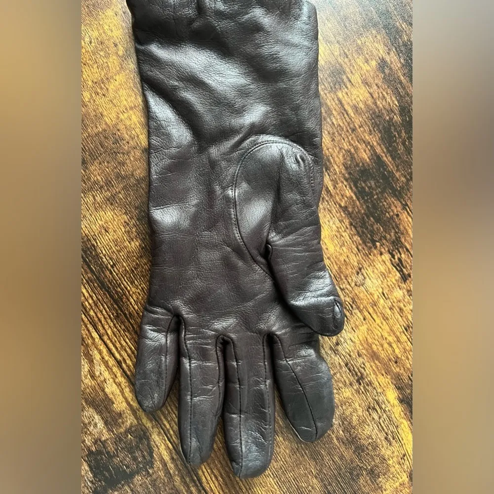 VINTAGE: Aris | womens leather, cashmere lined driving gloves. Size: 7 - Image 3