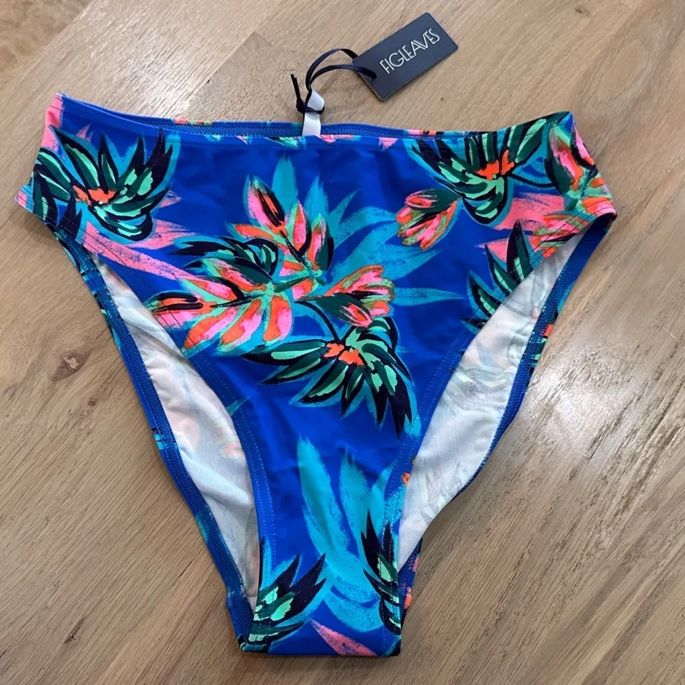 Figleaves Fiji high waisted high leg bikini brief purple palm size 8 NWT - Image 3