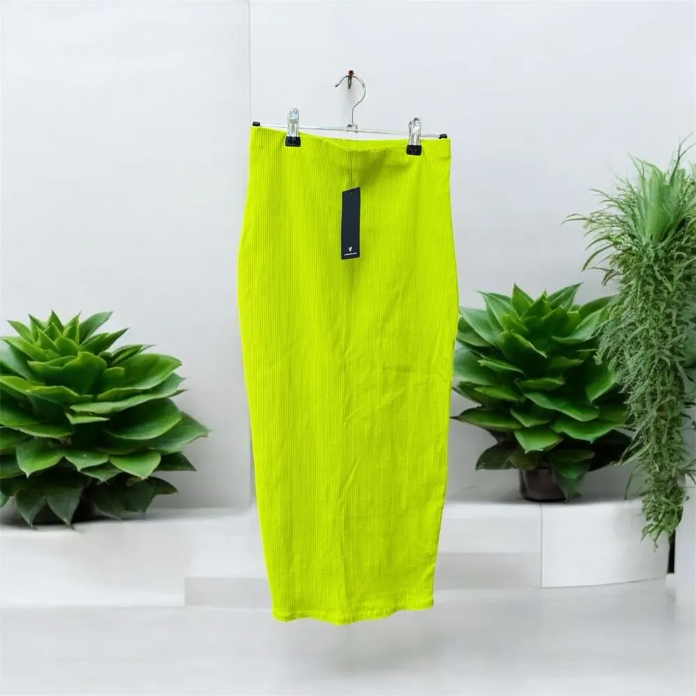 Lulus NWT Lime Green Ribbed Bodycon Skirt Small - Image 3