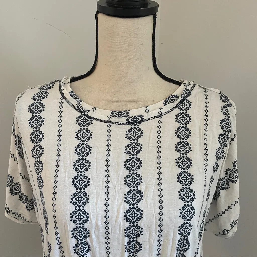 Hem & Thread Cold Shoulder Blouse Medium Navy Blue White Striped Short Sleeve‎ M - Image 5