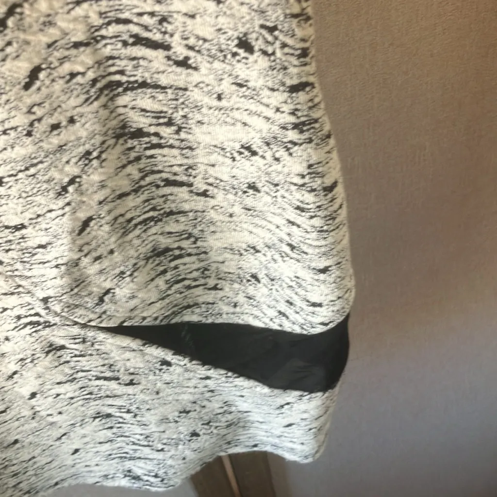 Silence + Noise Monochrome Tank Top small - Image 3