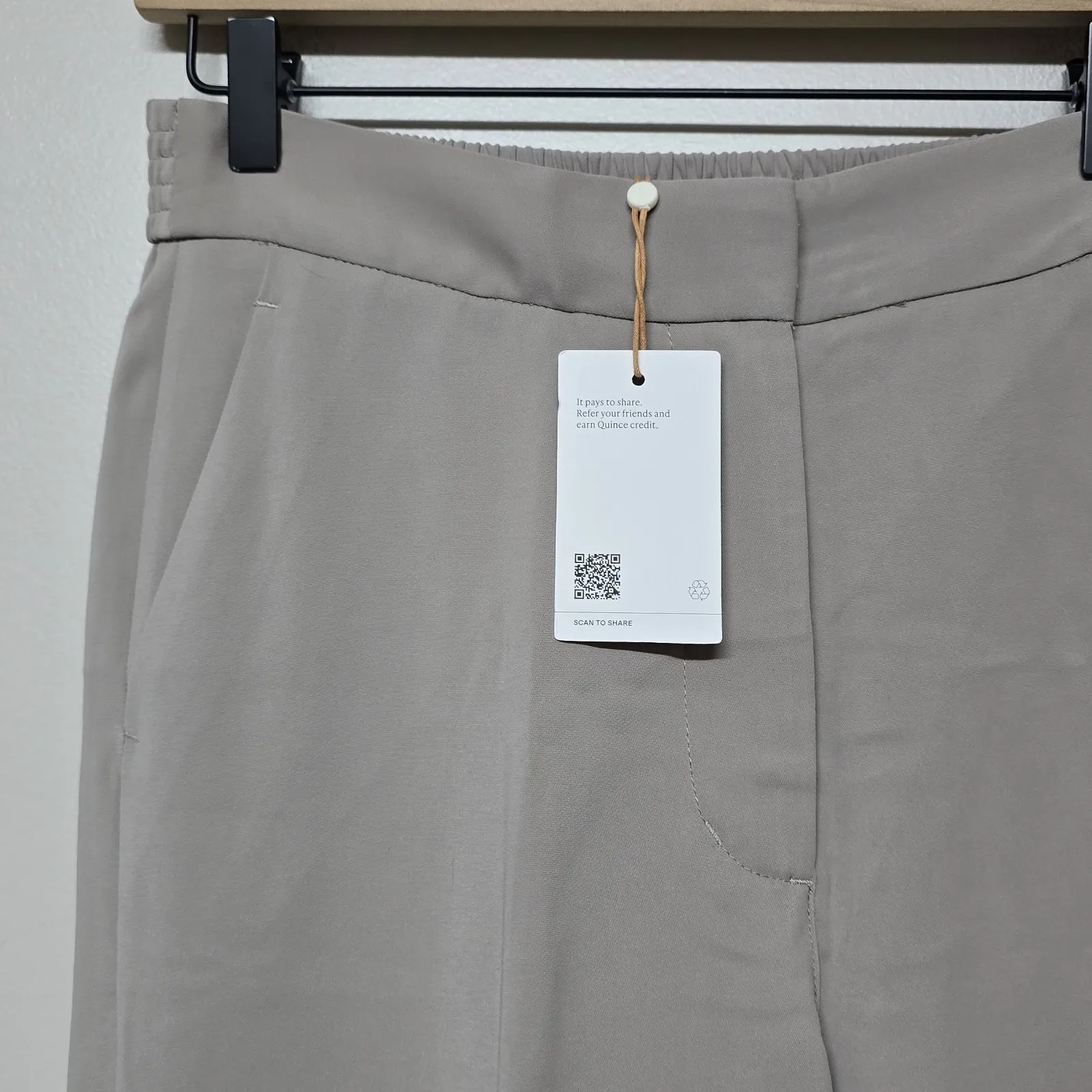 Quince Women's Stretch Crepe Pleated Wide Leg Pants Sand-Tan sz 8 NWT 30" Inseam - Image 2