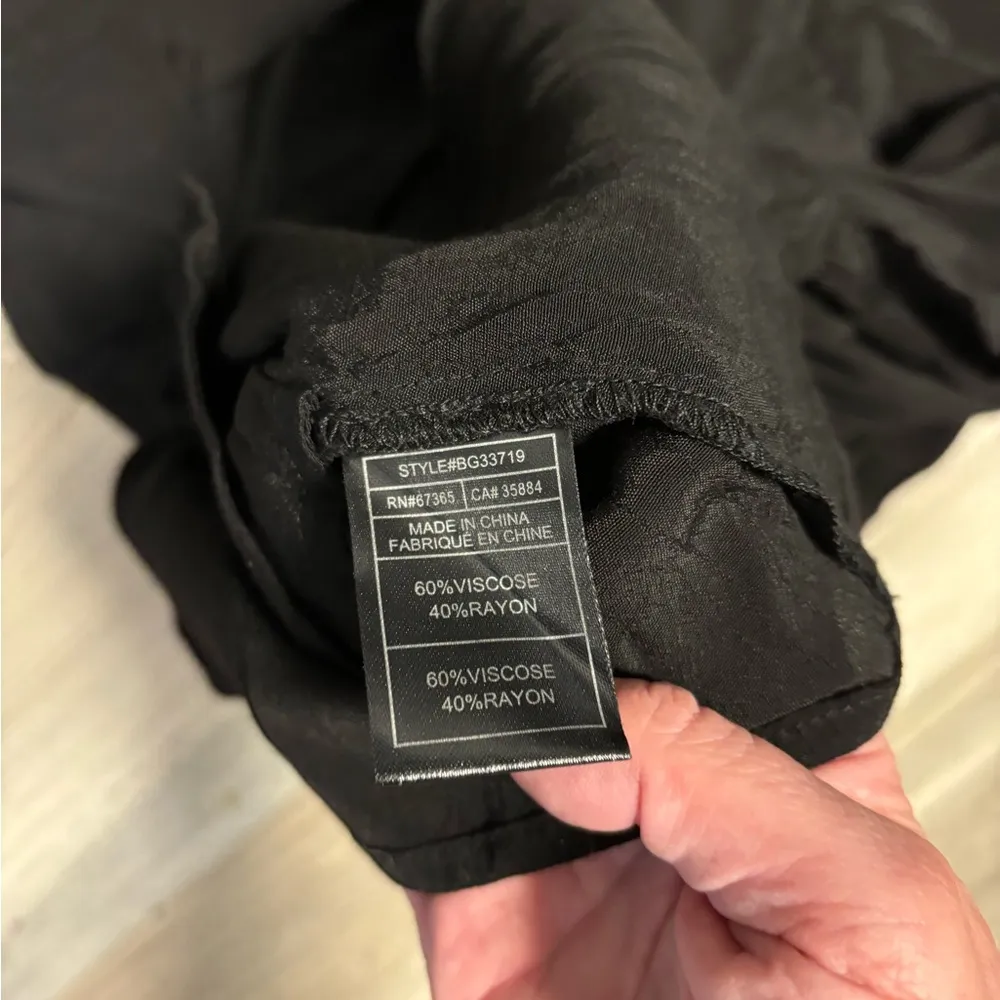 BB Dakota Size L Long Sleeve Romper Pit to Pit 20, length 33 - Image 3