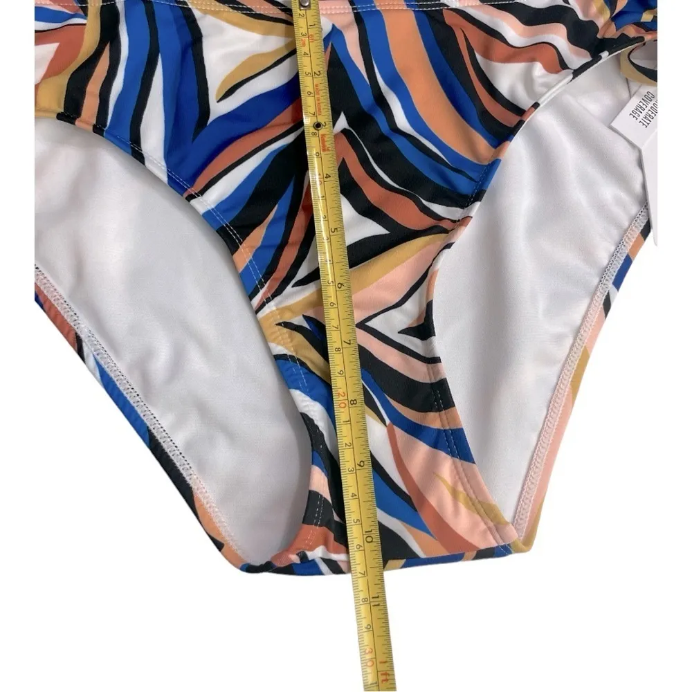 Hurley Sand Dunes Moderate
Coverage Bikini Set Size XL - Image 9