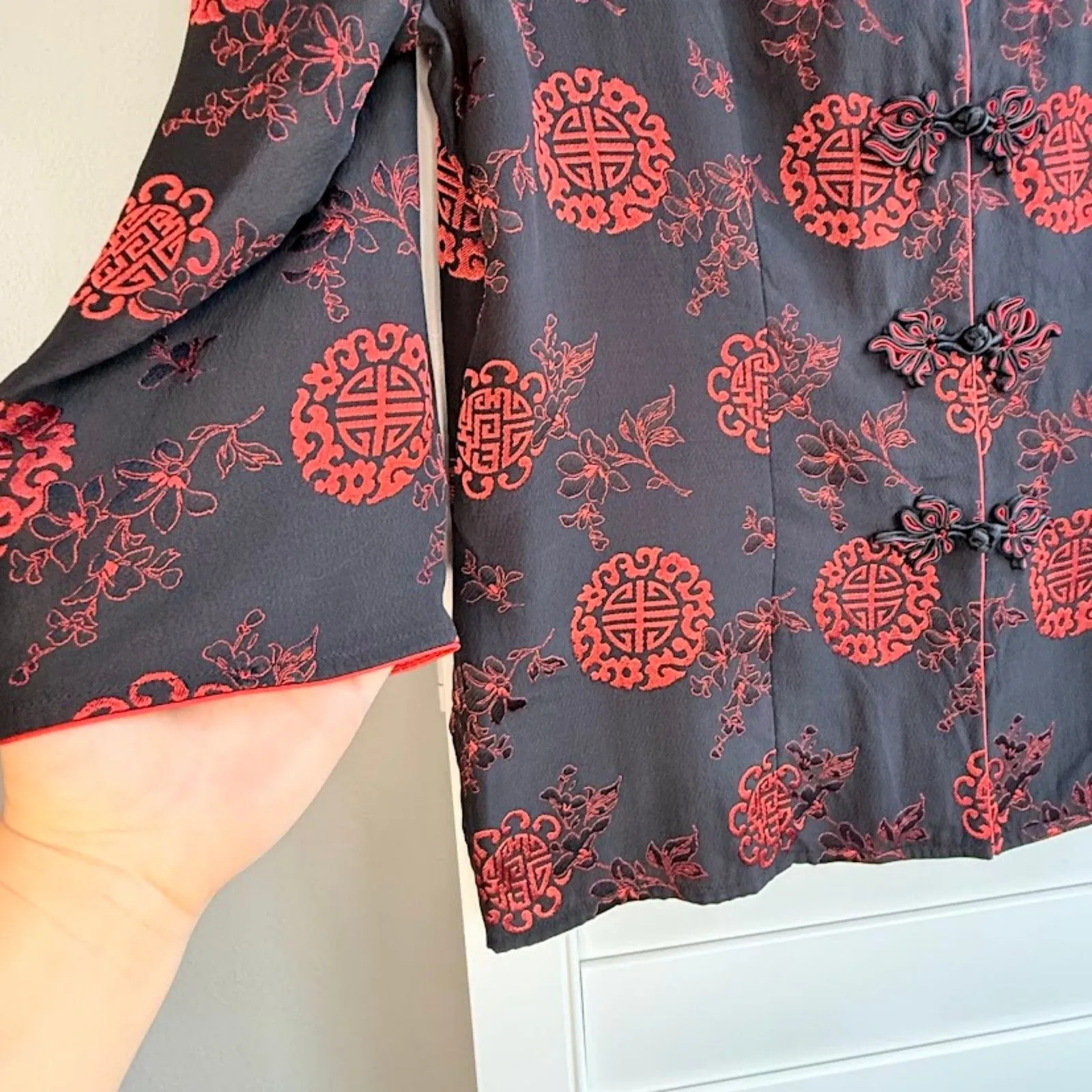 Vintage Chinese Black & Red Brocade Frog Closure Mandarin Collar Jacket Size M - Image 7