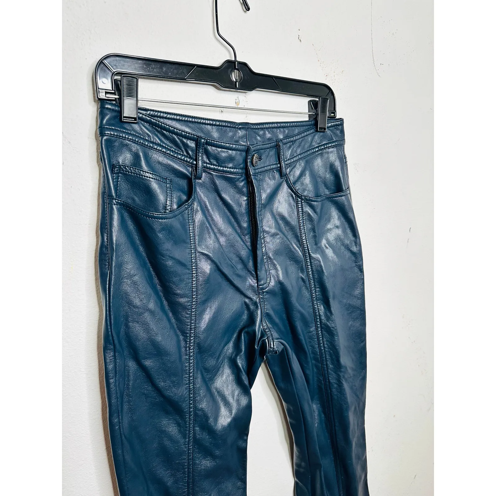 CINQ À SEPT Blue Faux Leather Vegan Front Button Closure Shanis Pants Size 6 - Image 4