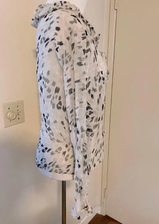Silk button up top with ruffles going down the front size: M - Image 5