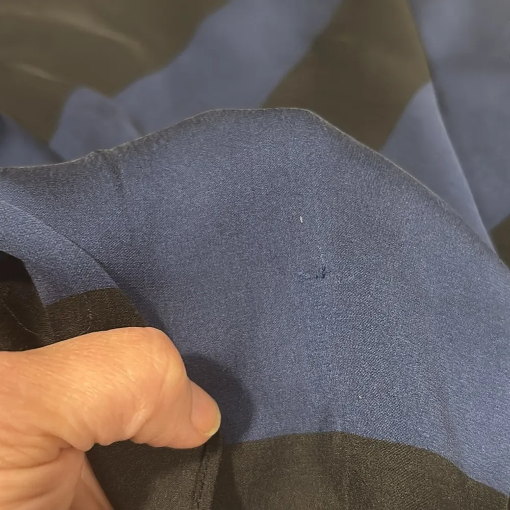 ALICE & OLIVIA Silk navy striped cap pleated sleeved blouse size XS - Image 9