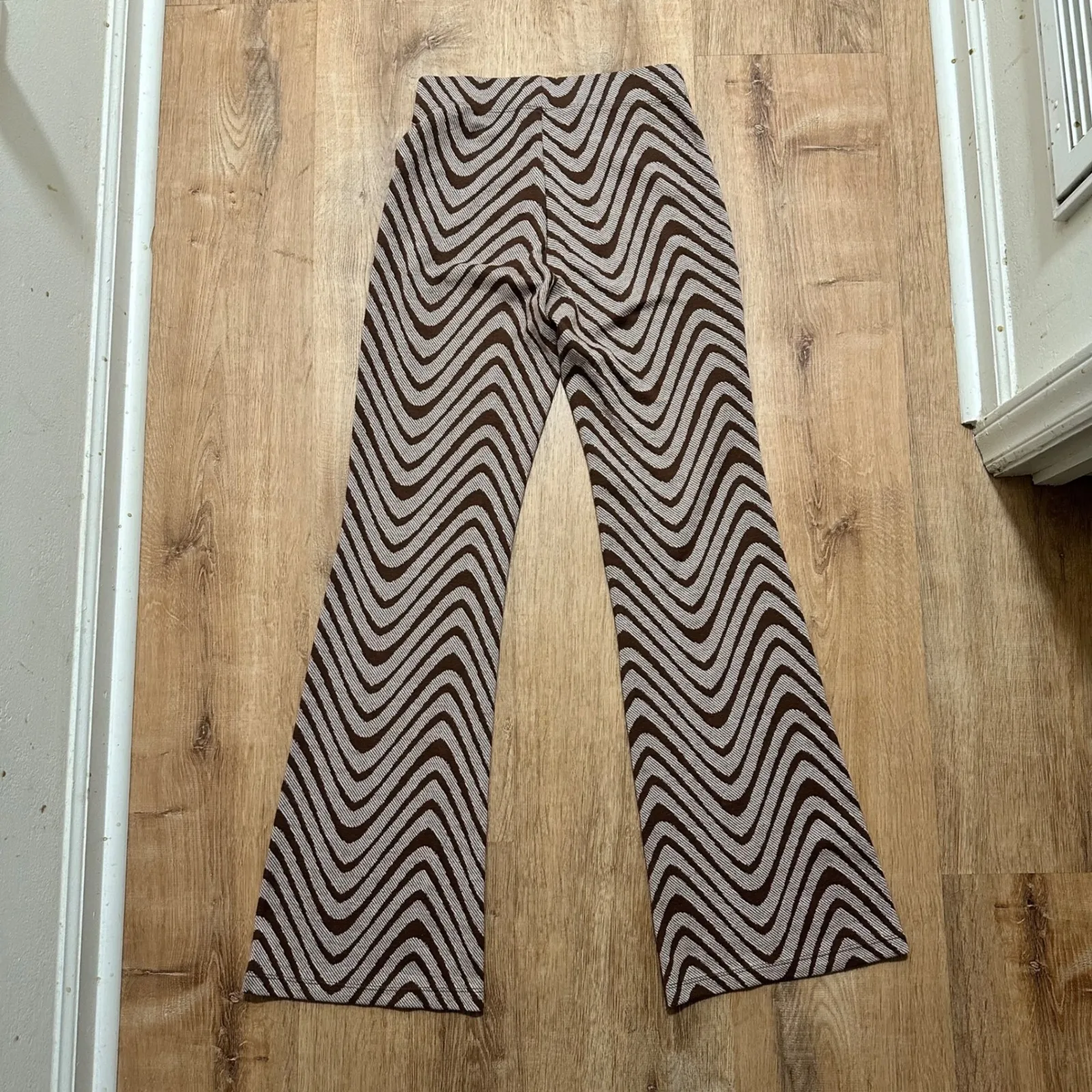 URBAN OUTFITTERS | Brown Beige Wavy Print Retro 70s Flare Wide Leg Pants, Size S - Image 3