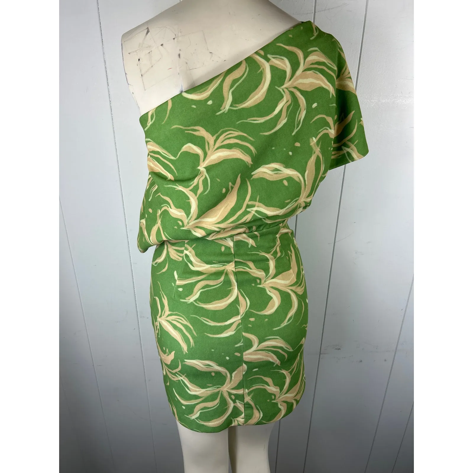 Alexia Admor Suri Draped One Shoulder Mini Dress in abstract green. Size XS NWOT - Image 4