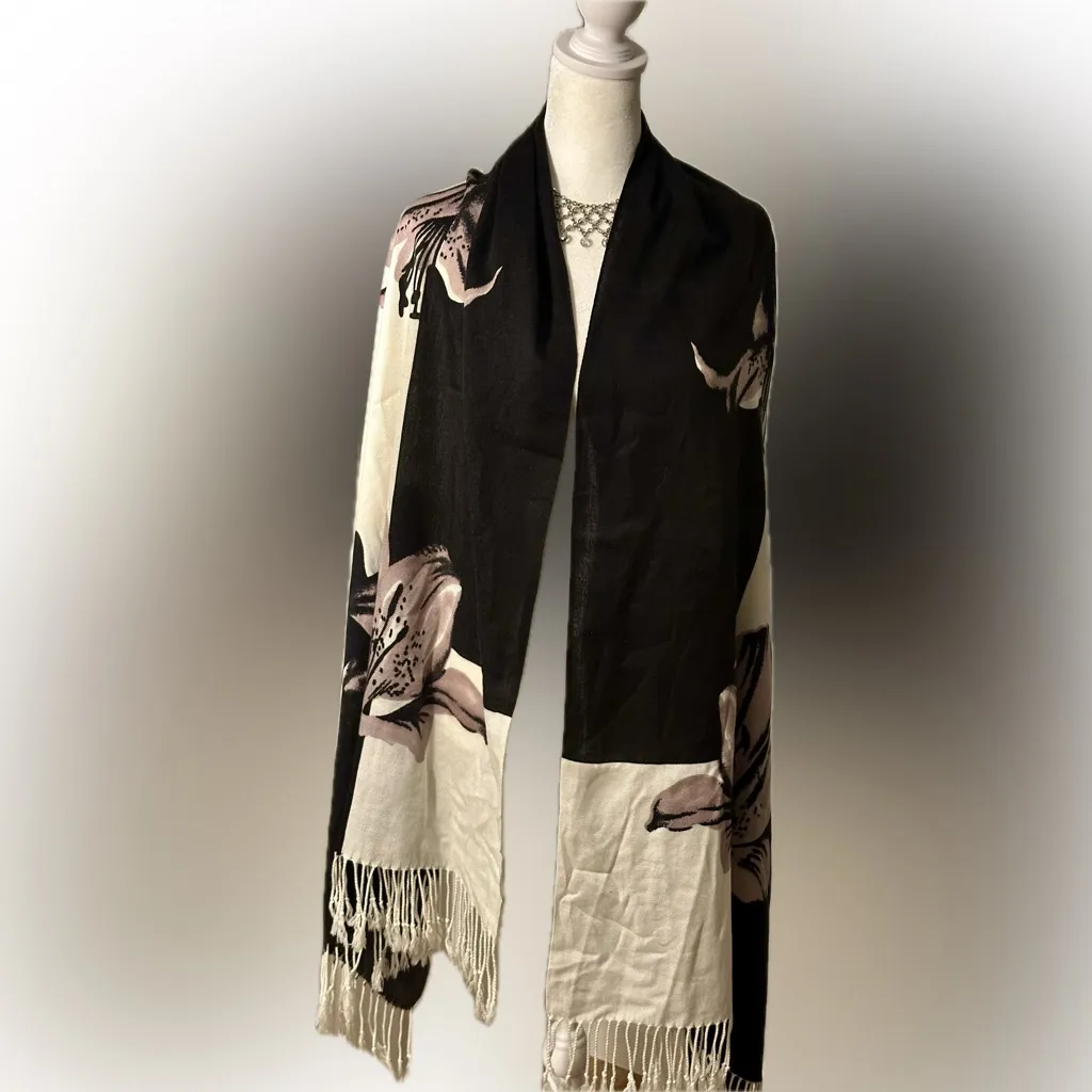 Wide long viscose Wrap - Image 6