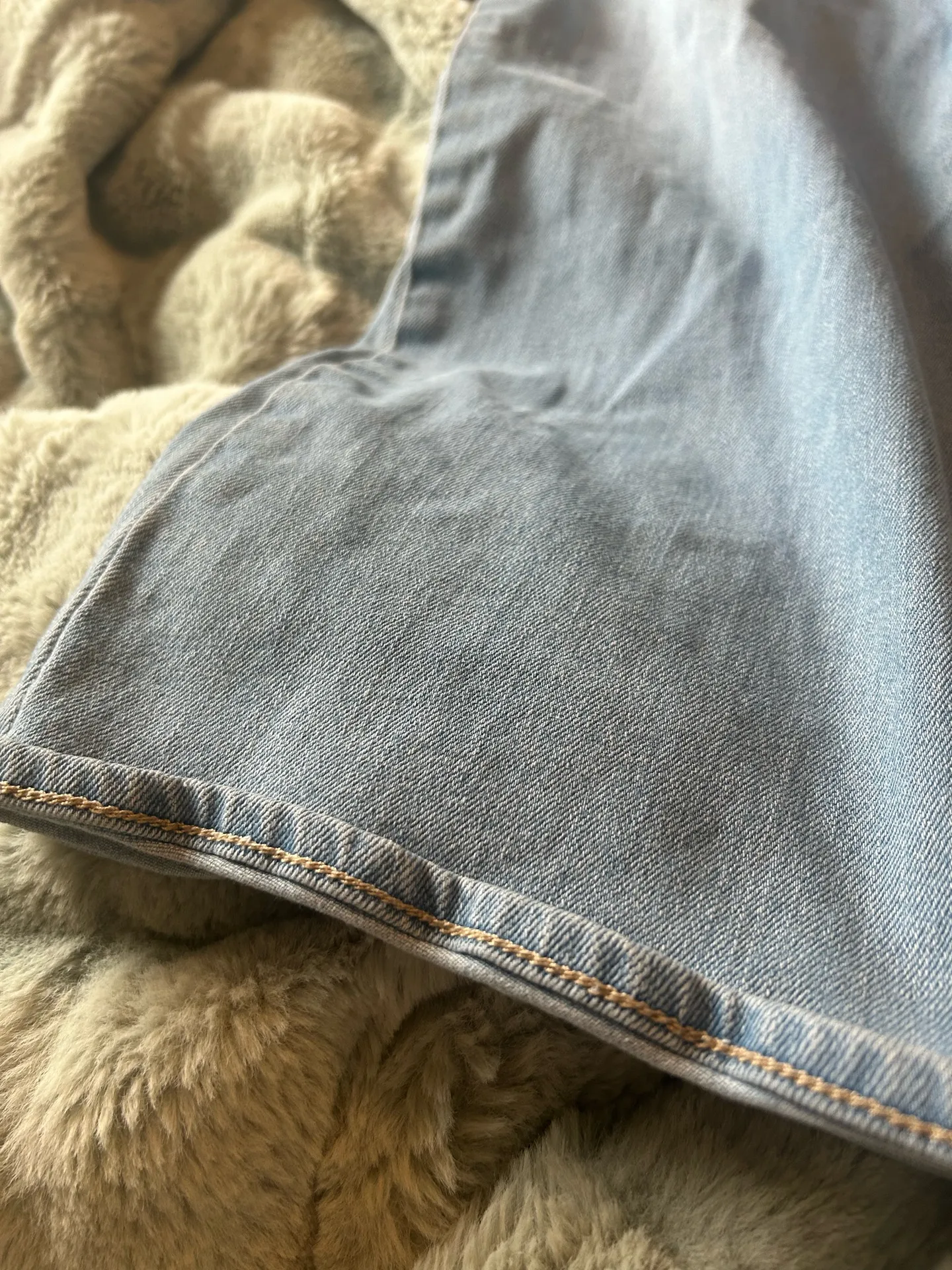 Old Navy Wow Wide-Leg High-Rise Jeans size 8 - Image 3