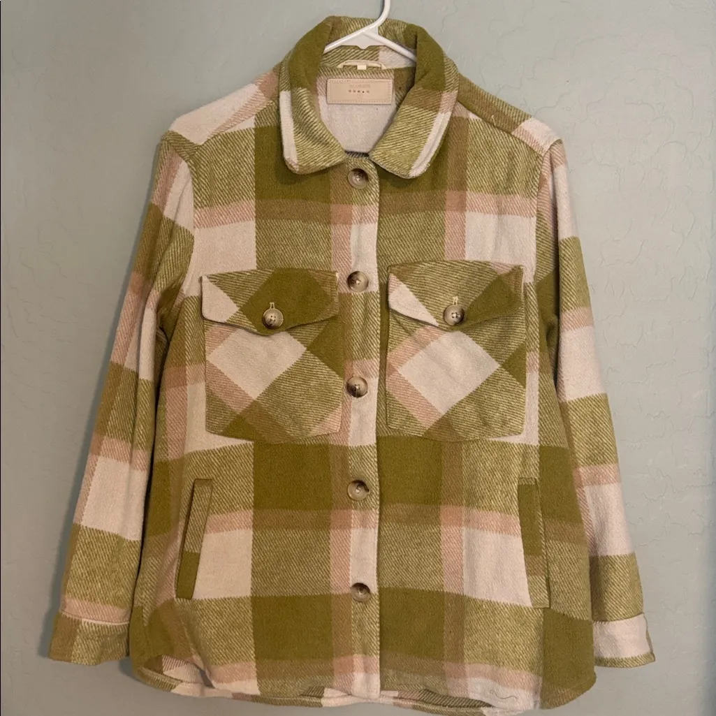 Blank NYC Flannel Shacket small green/pink/cream - Image 3