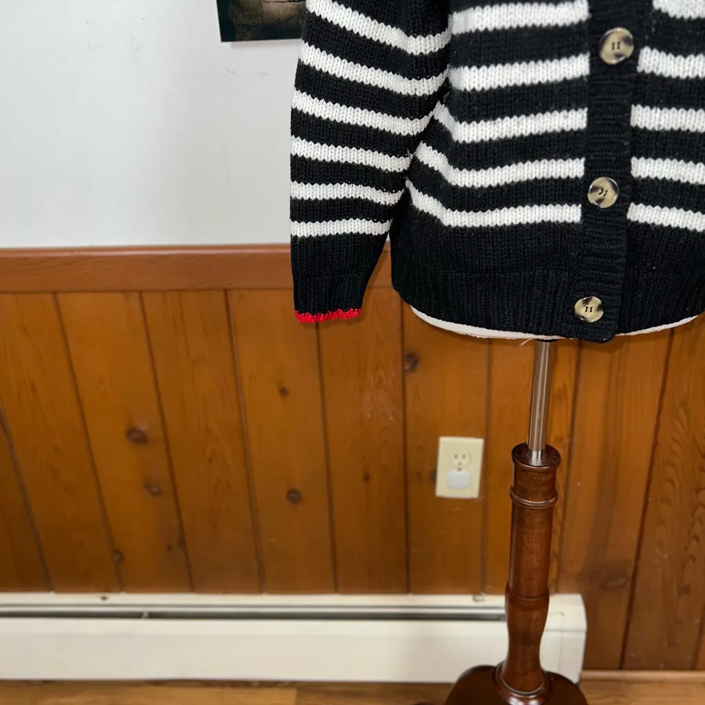 Super Cute Sundry Merino Wool Cardigan Sweater! - Image 4