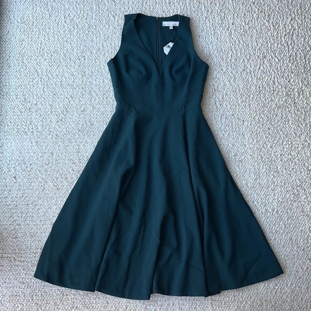 Dress the Population Catalina Fit Flare V-Neck Crepe Dress Pine Green Small - Image 4