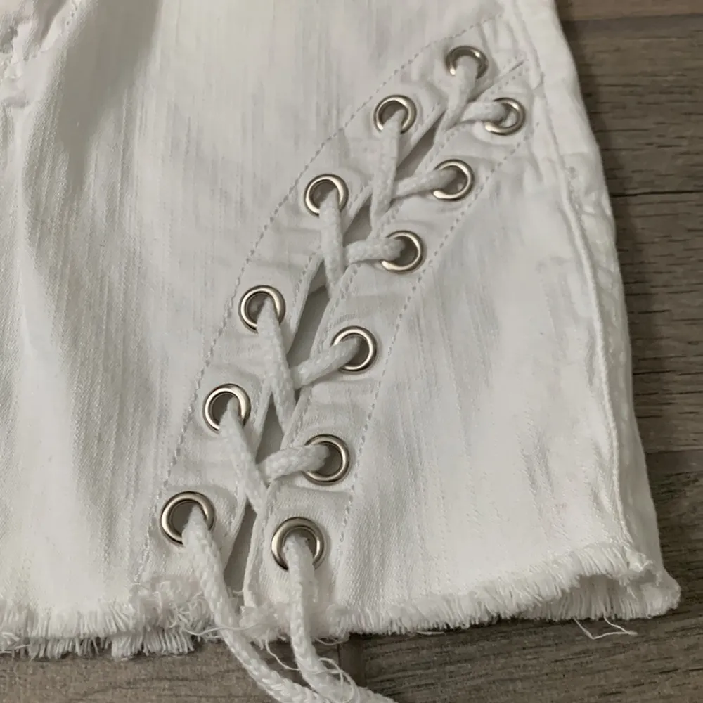 Machine white skirt - Image 2