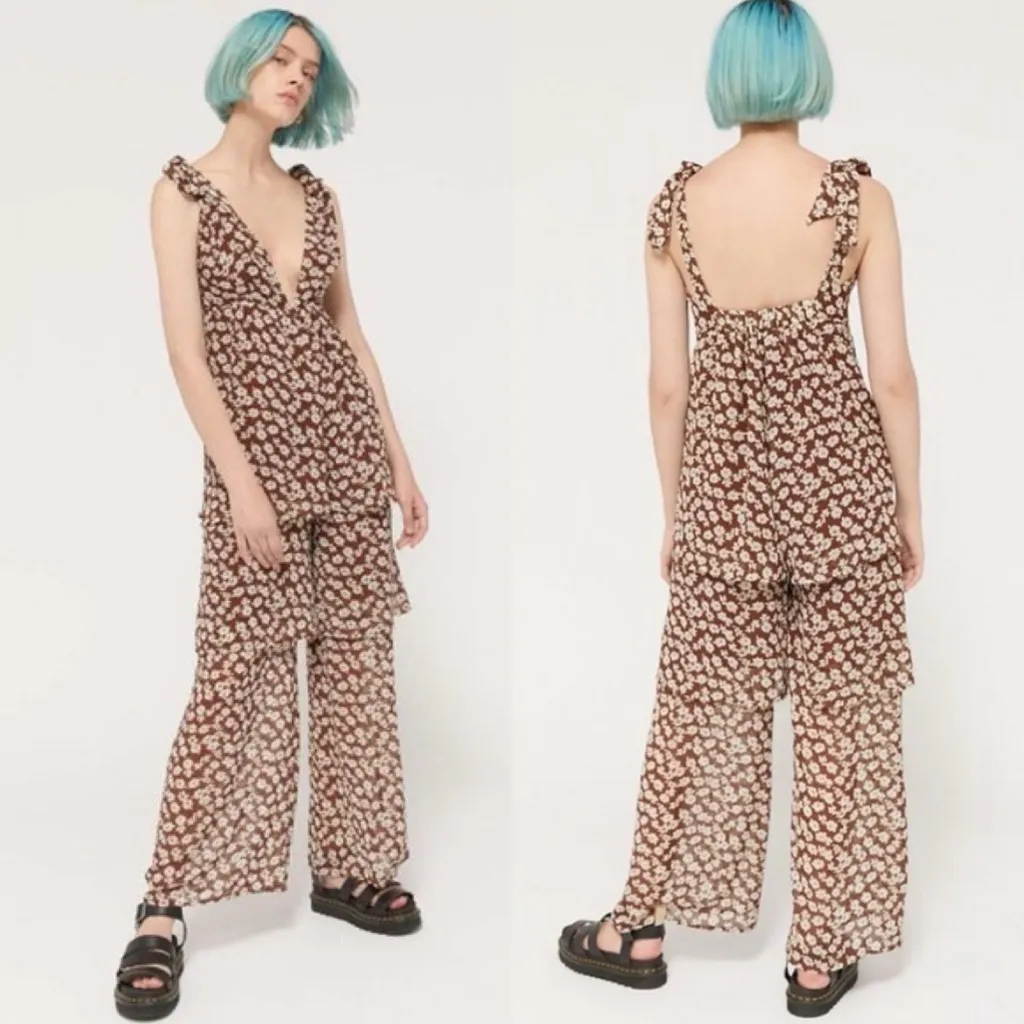 URBAN OUTFITTERS UO Inge Floral Tiered Chiffon Ruffle Overall Jumpsuit Size L - Image 2