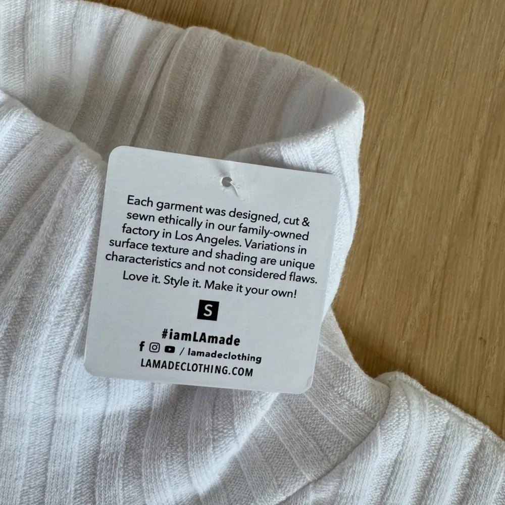 LA Made Revolve White Long Sleeve Turtleneck Sweater Size Small NWT - Image 3