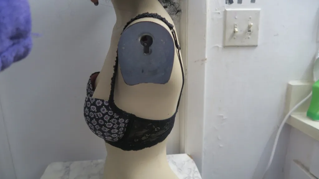 PINK Victoria's Secret flirt push-up bra floral flowers in black and white size 34B. - Image 7