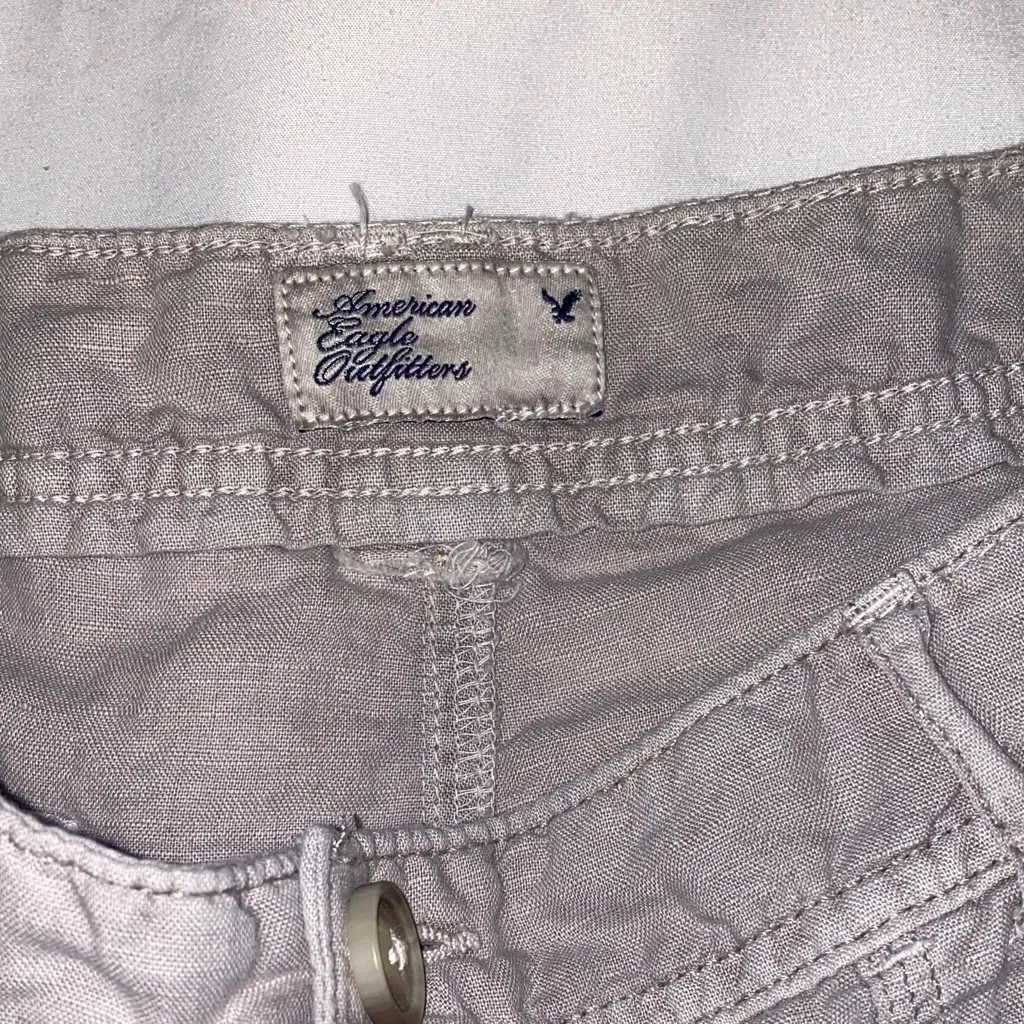 American Eagle Outfitters Light Gray Women's Cargo Shorts - Image 4