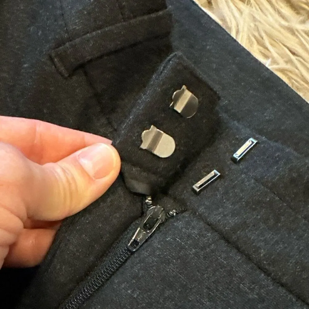 Elizabeth and James capri work pants size 2 - Image 4