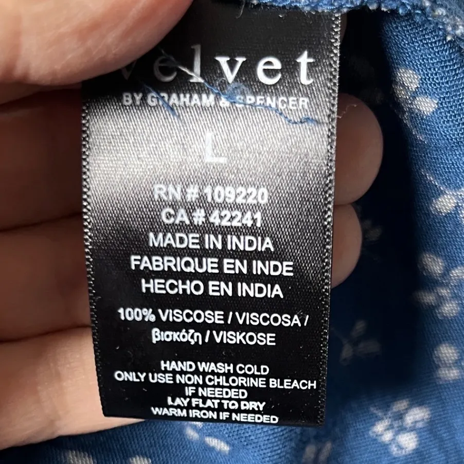 Blue Floral Sleeveless Blouse Split Neck Velvet by Graham Spencer Cottagecore L Size L - Image 6