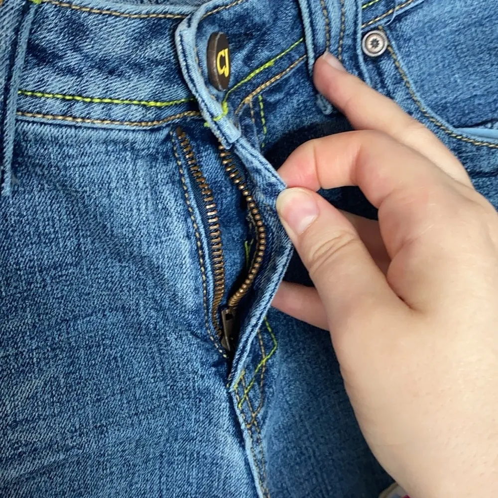 Crest Jeans being stitch racing patches extra short light wash jeans size 5 / 6 Blue - Image 7