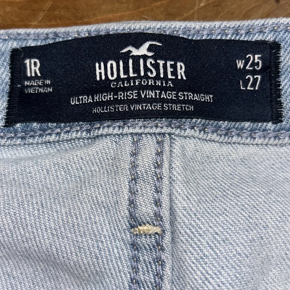 Woman’s Hollister Light Blue Distressed Patch Jeans Size 1R - Image 3