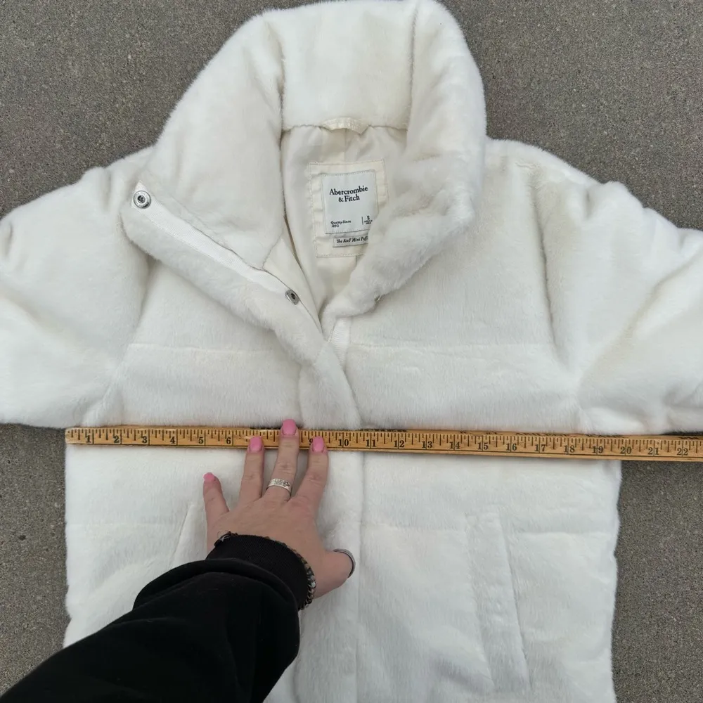 ABERCROMBIE & FITCH White Sherpa Fleece Mini Ultra Puffer Jacket SMALL - Image 11