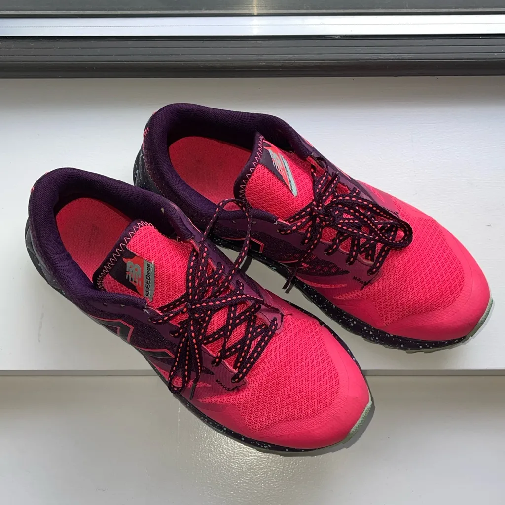 New Balance 690 Speed Ride Athletic Shoes Pink Purple All Terrain Performance - Image 3