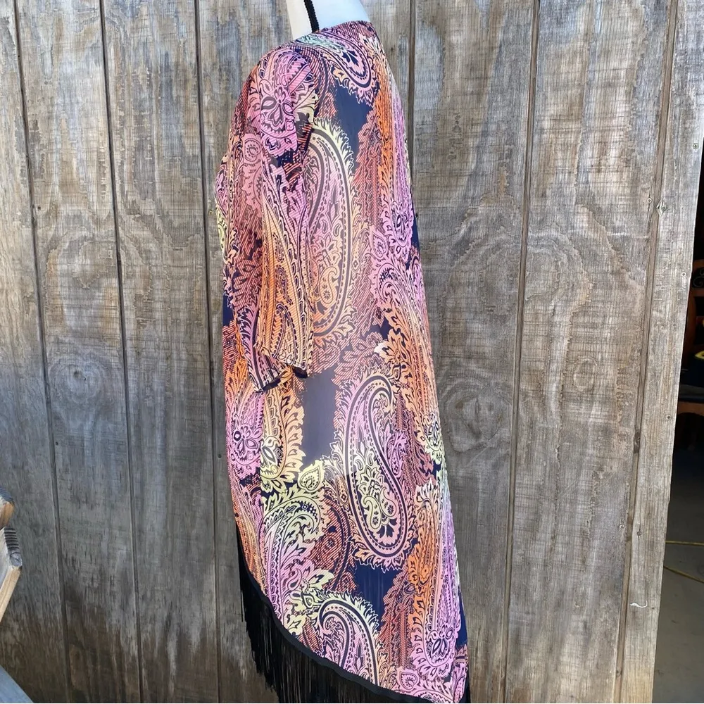 Romeo & Juliet Duster|Kimono|Fringes cool pattern accent to complete OOTD size M - Image 4